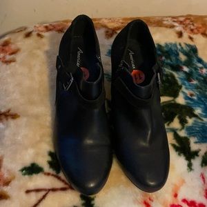 Black size 11 booties